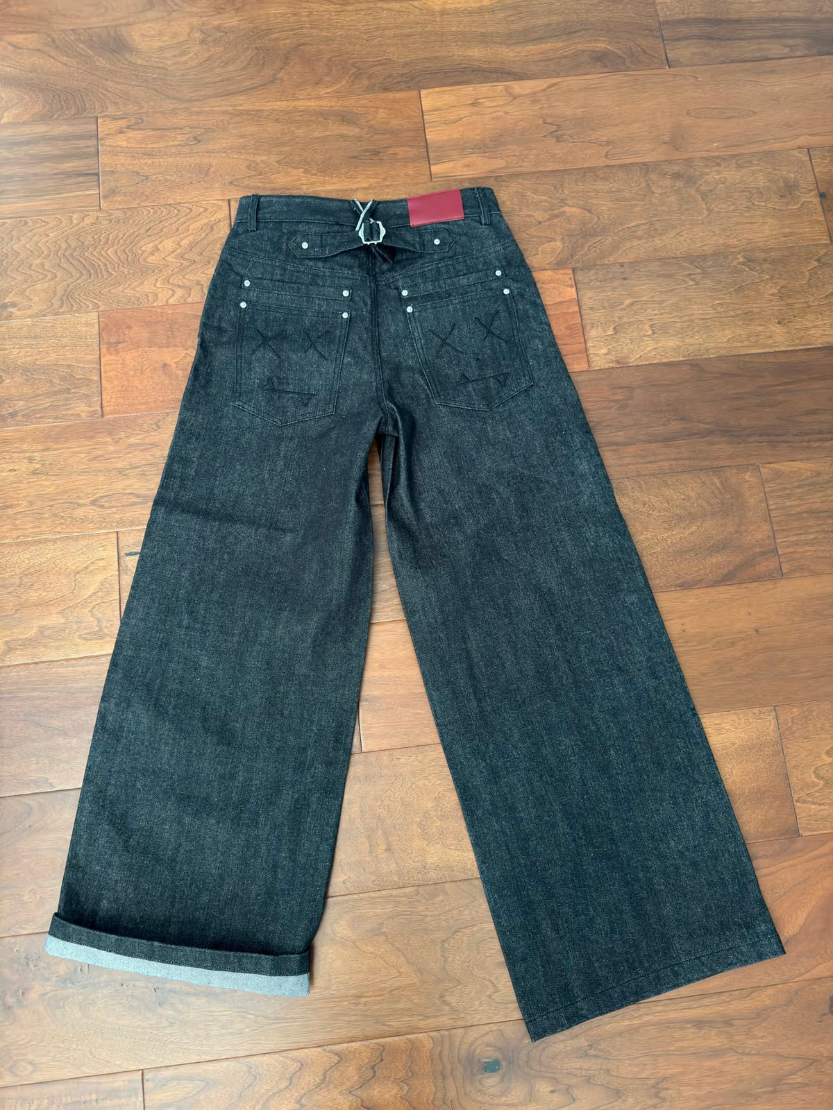 Exclunale's Charcoal Selvedge