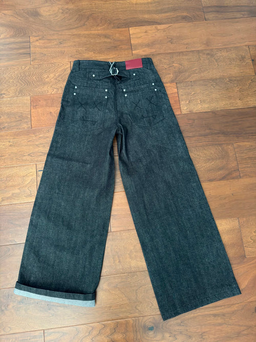 Exclunale's Charcoal Selvedge
