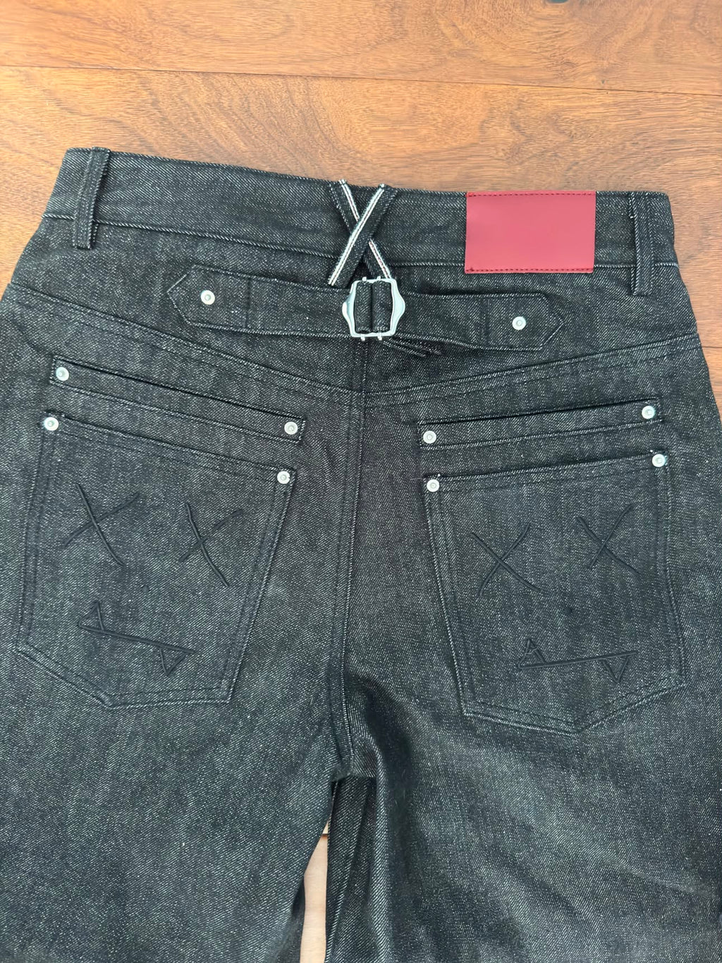 Exclunale's Charcoal Selvedge