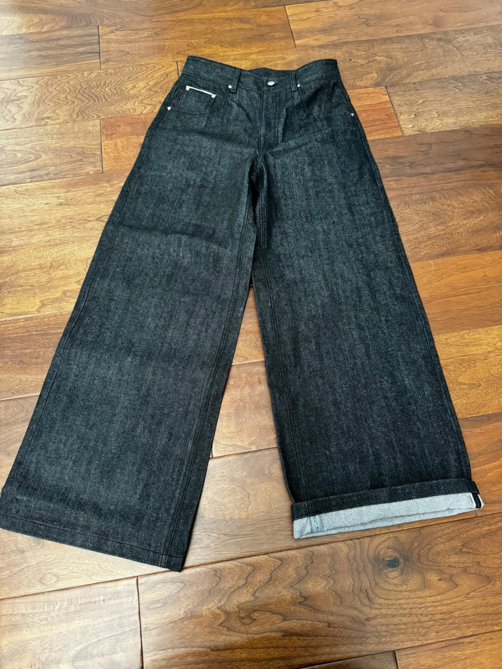 Exclunale's Charcoal Selvedge